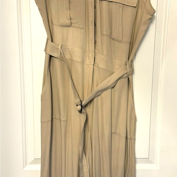 Simply Vera Wang Khaki jumpsuit with belt and pockets. Size Large - Picture 3 of 3